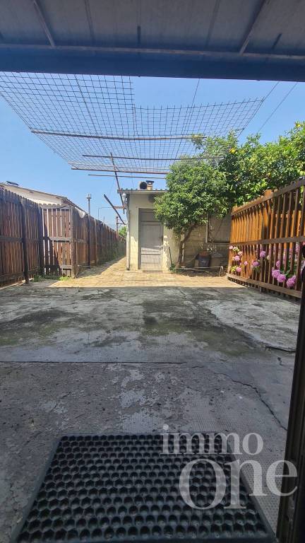 casa indipendente in vendita a Cascina