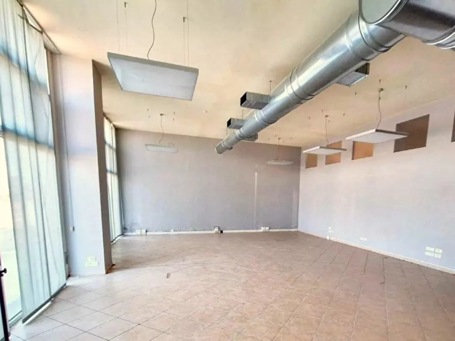 casale in vendita a Cascina