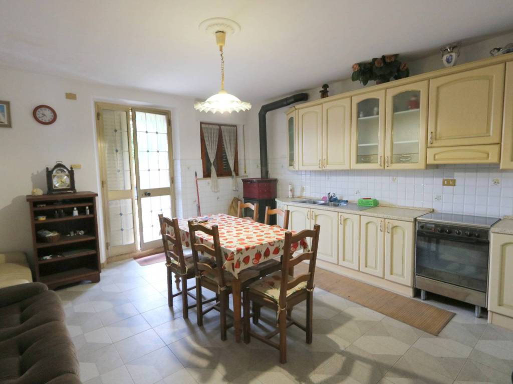 casa indipendente in vendita a Cascina in zona Navacchio