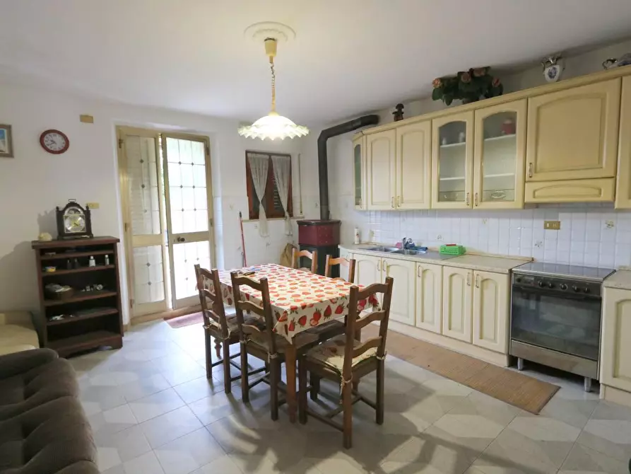 casa indipendente in vendita a Cascina