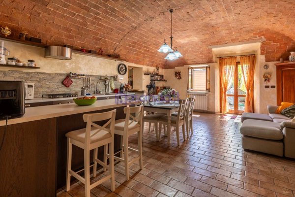 appartamento in vendita a Cascina in zona Visignano