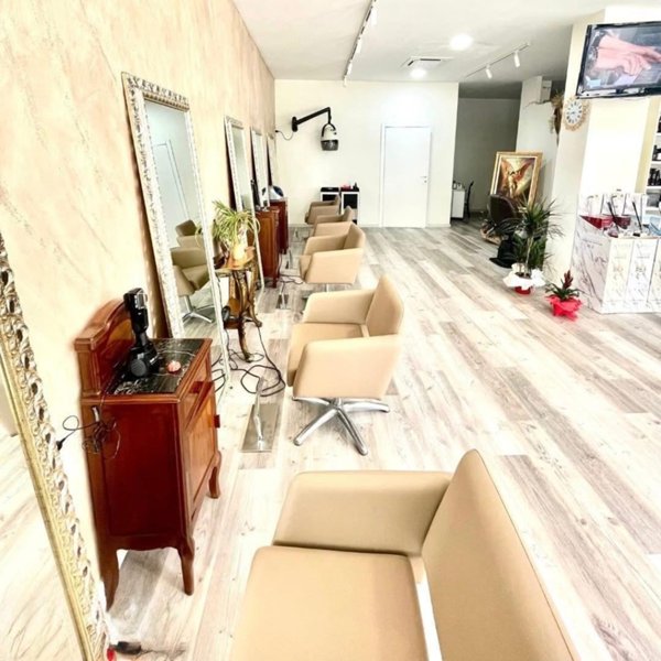 casale in vendita a Cascina