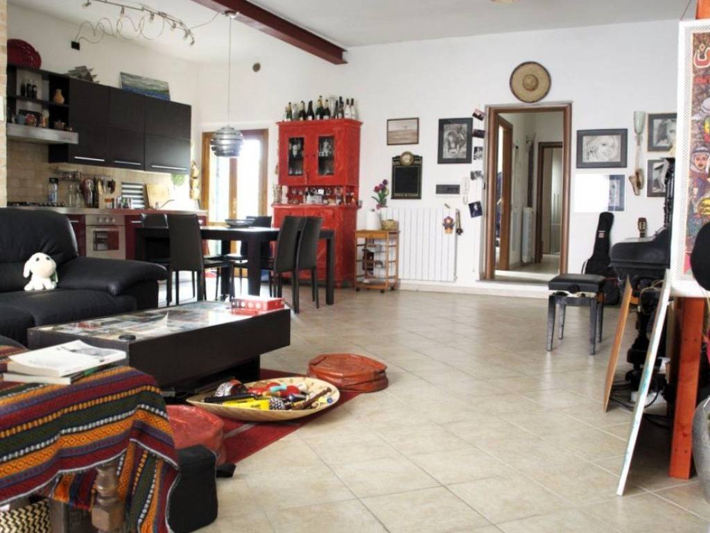 appartamento in vendita a Cascina