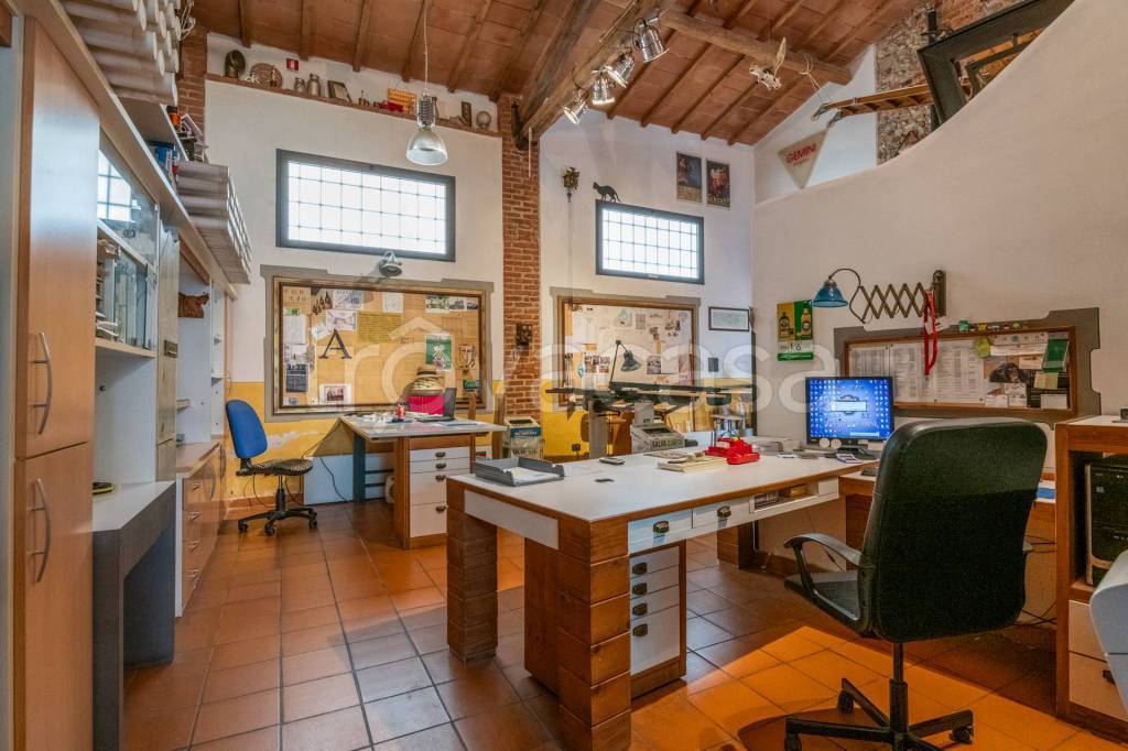 casale in vendita a Cascina