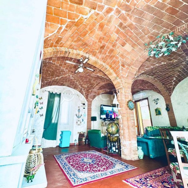 casa indipendente in vendita a Cascina