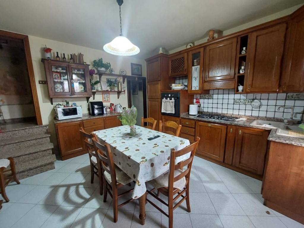casa indipendente in vendita a Cascina in zona Navacchio