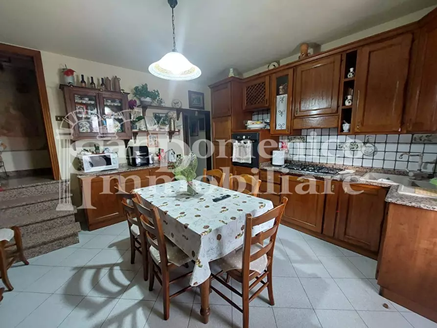 casa indipendente in vendita a Cascina in zona San Lorenzo alle Corti