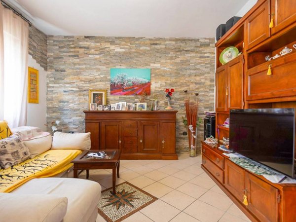 casa indipendente in vendita a Cascina in zona Navacchio