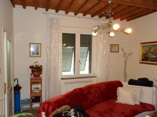 casa indipendente in vendita a Cascina in zona Musigliano