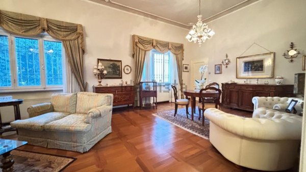 casa indipendente in vendita a Cascina in zona Casciavola