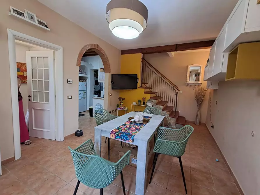 casa indipendente in vendita a Cascina