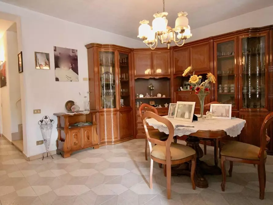casa indipendente in vendita a Cascina in zona Navacchio
