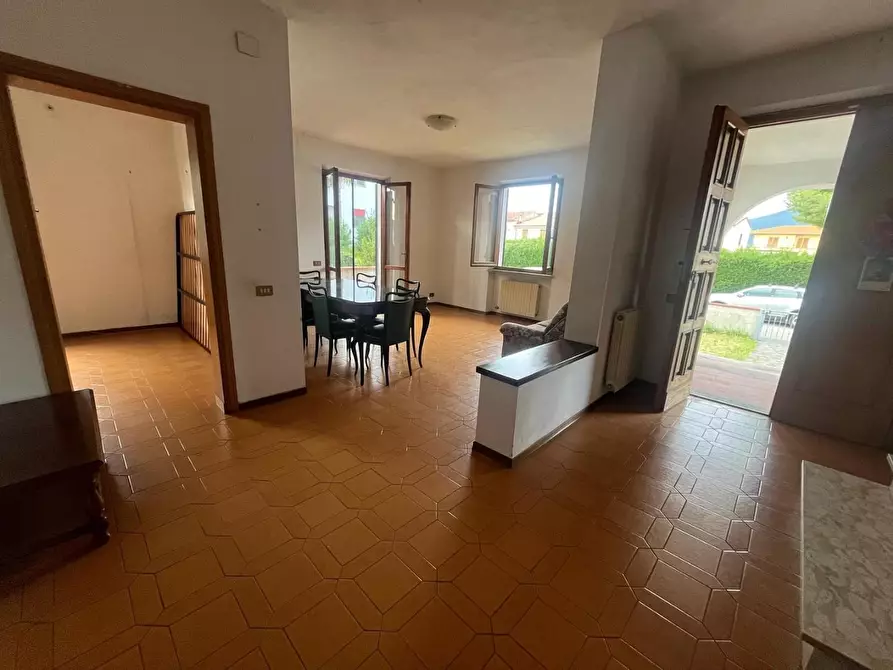 casa indipendente in vendita a Cascina