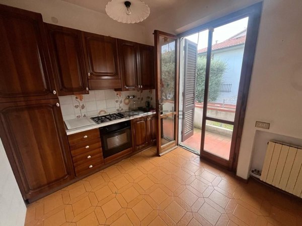 casale in vendita a Cascina