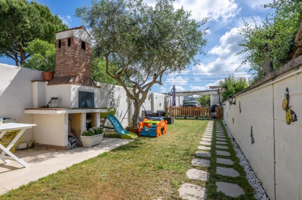 casa indipendente in vendita a Cascina in zona San Giorgio