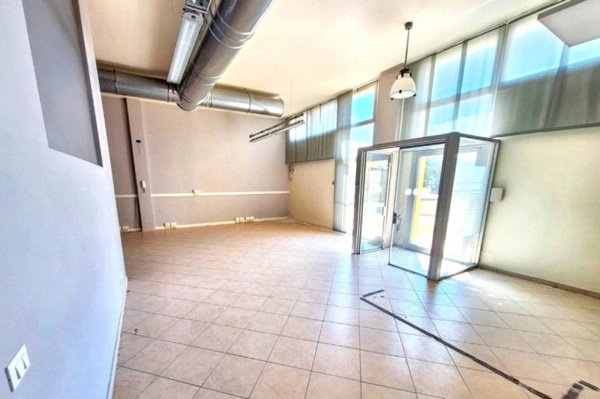 casale in vendita a Cascina