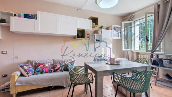 casa indipendente in vendita a Cascina