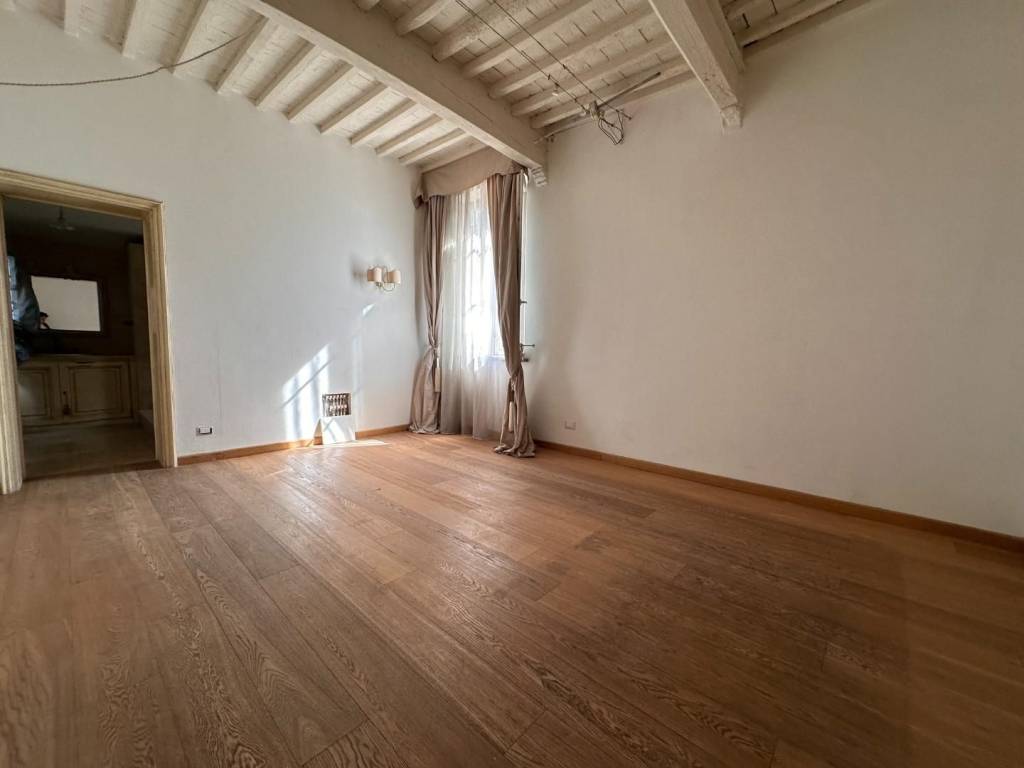 appartamento in vendita a Cascina in zona San Lorenzo a Pagnatico