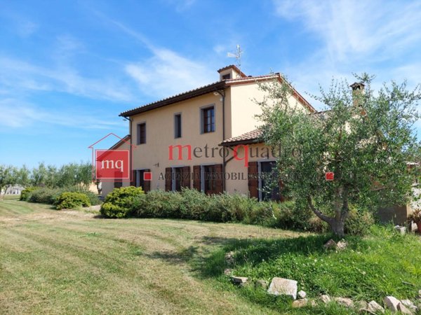 casale in vendita a Cascina
