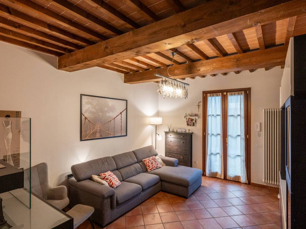 casa indipendente in vendita a Cascina