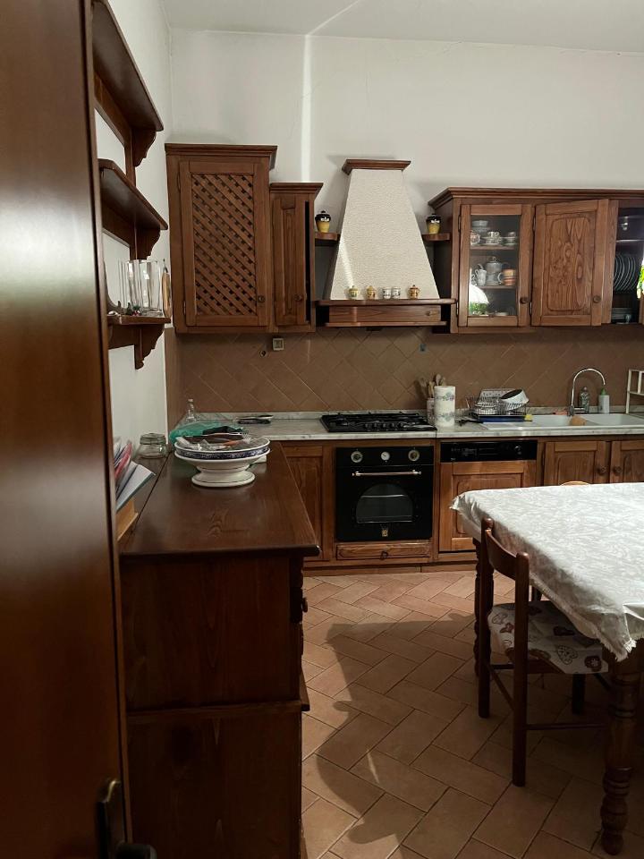 casa indipendente in vendita a Cascina in zona Visignano
