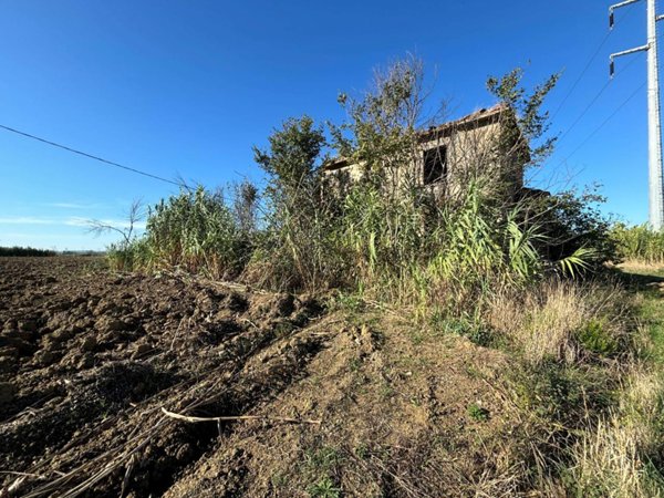 rudere in vendita a Cascina