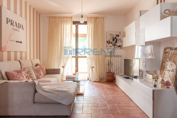 casa indipendente in vendita a Cascina