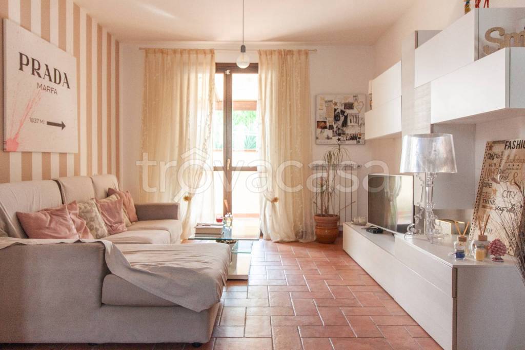 casa indipendente in vendita a Cascina
