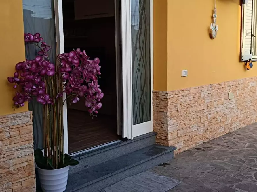 casa indipendente in vendita a Cascina