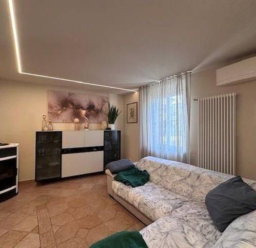 casale in vendita a Cascina in zona San Lorenzo alle Corti