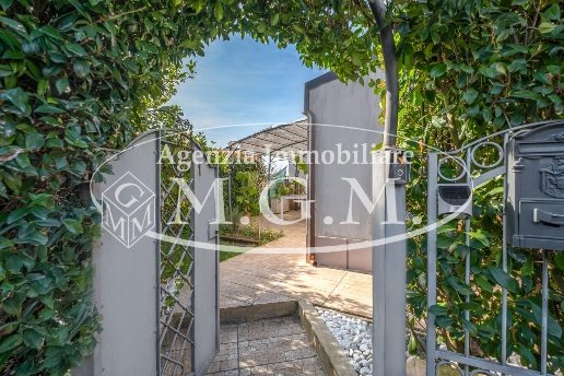 casa indipendente in vendita a Cascina in zona San Casciano