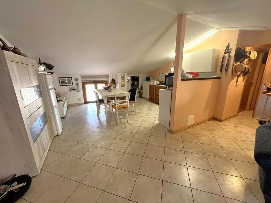 casale in vendita a Cascina