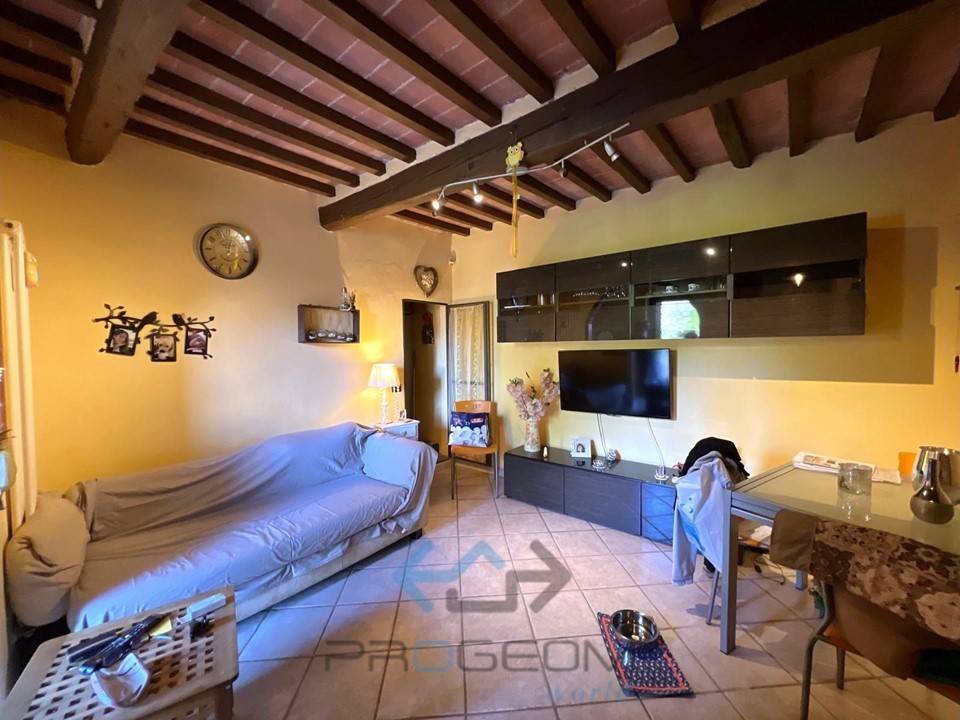 appartamento in vendita a Cascina in zona Titignano