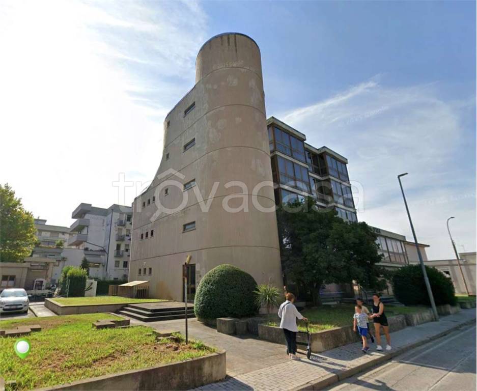 casale in vendita a Cascina