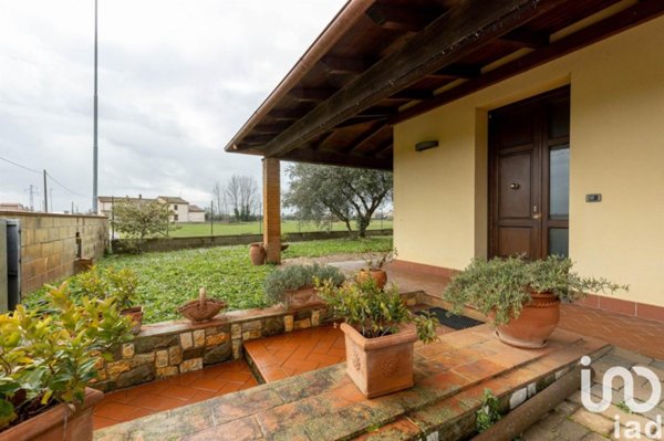 casa indipendente in vendita a Cascina