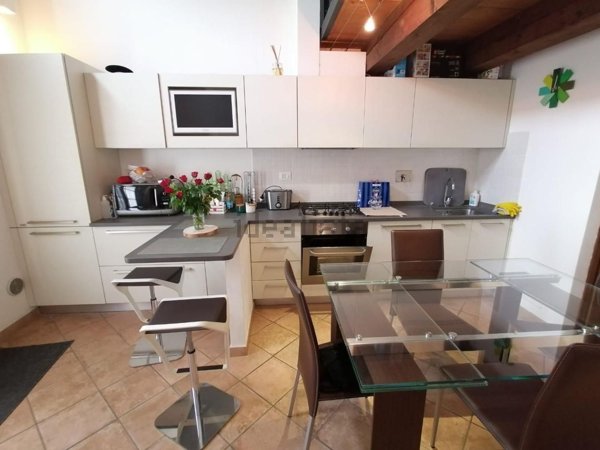 casale in vendita a Cascina