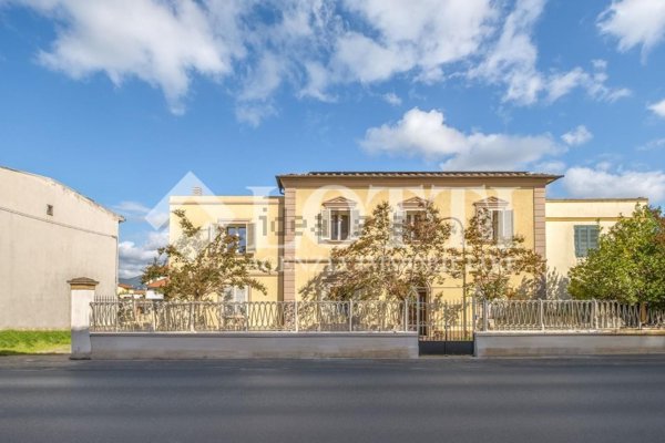 casa indipendente in vendita a Cascina