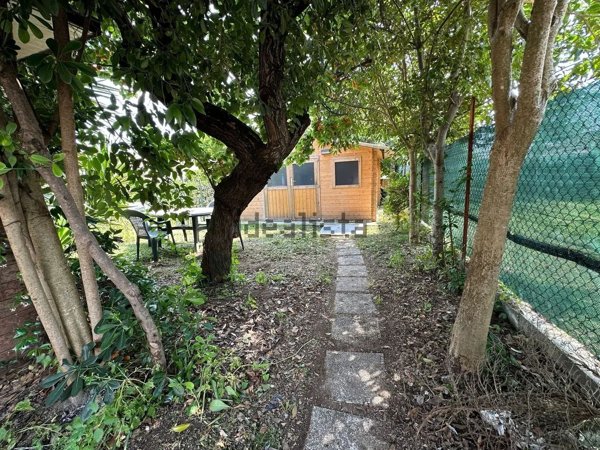 casa indipendente in vendita a Cascina