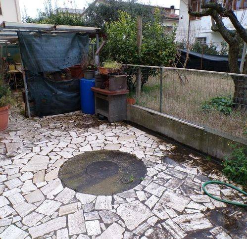 casa indipendente in vendita a Cascina in zona Navacchio