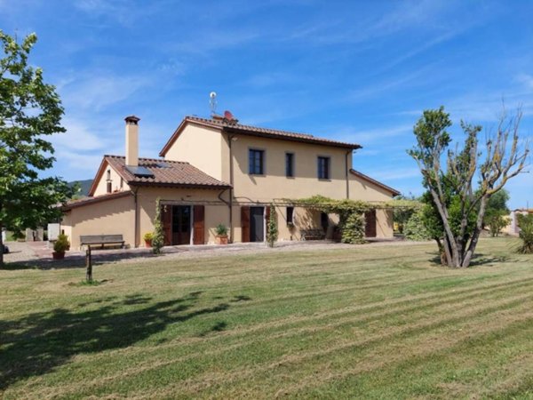 casa indipendente in vendita a Cascina in zona Navacchio