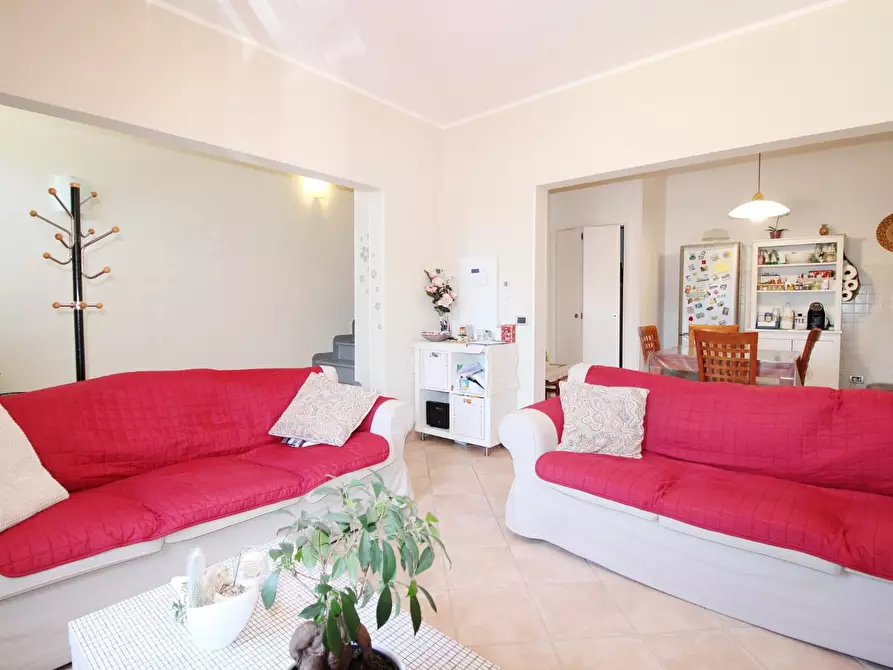 casa indipendente in vendita a Cascina