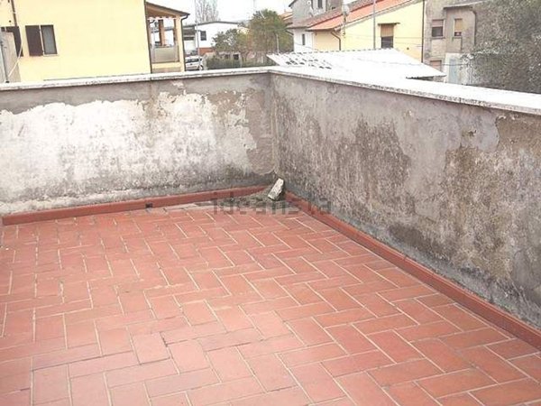 appartamento in vendita a Cascina in zona Latignano