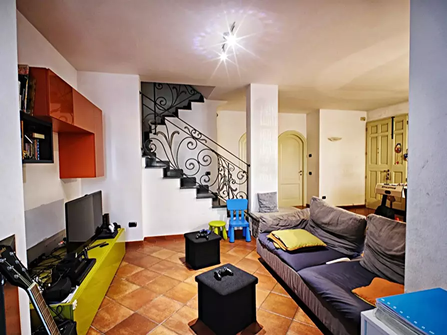 casa indipendente in vendita a Cascina
