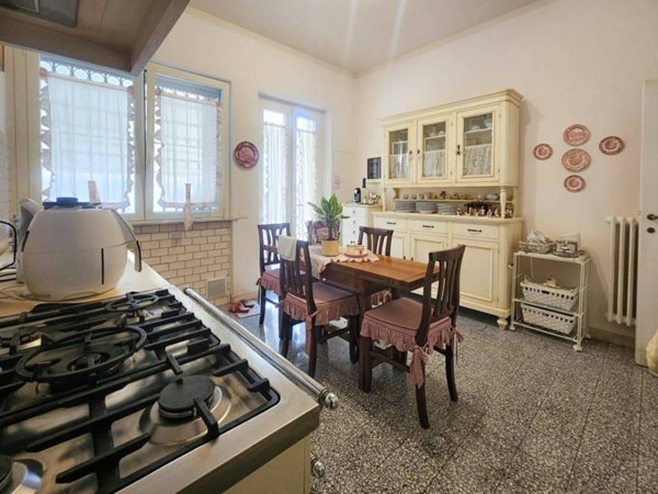 casale in vendita a Cascina