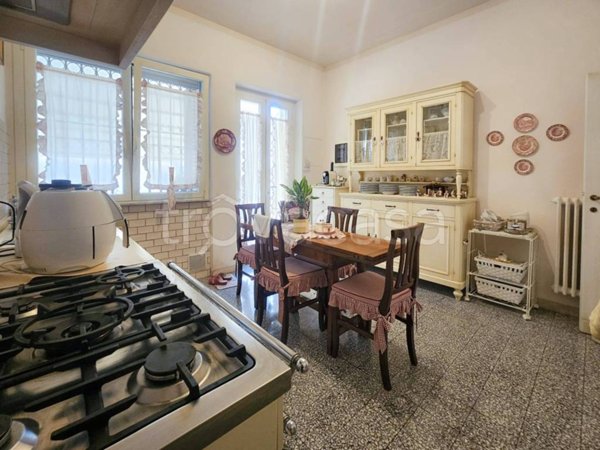 casa indipendente in vendita a Cascina