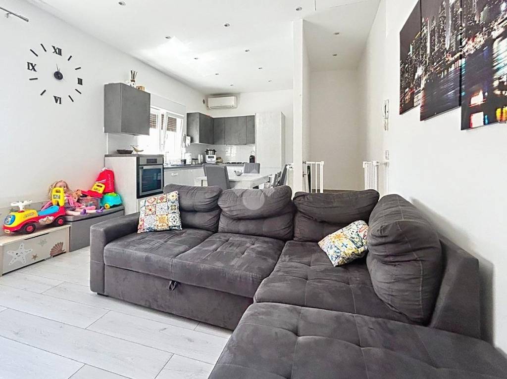 appartamento in vendita a Cascina in zona Titignano