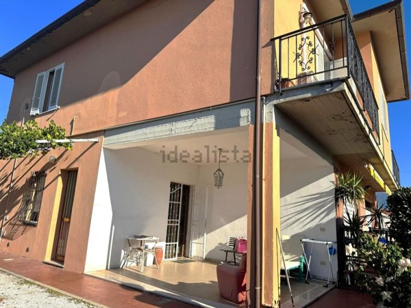 casa indipendente in vendita a Cascina