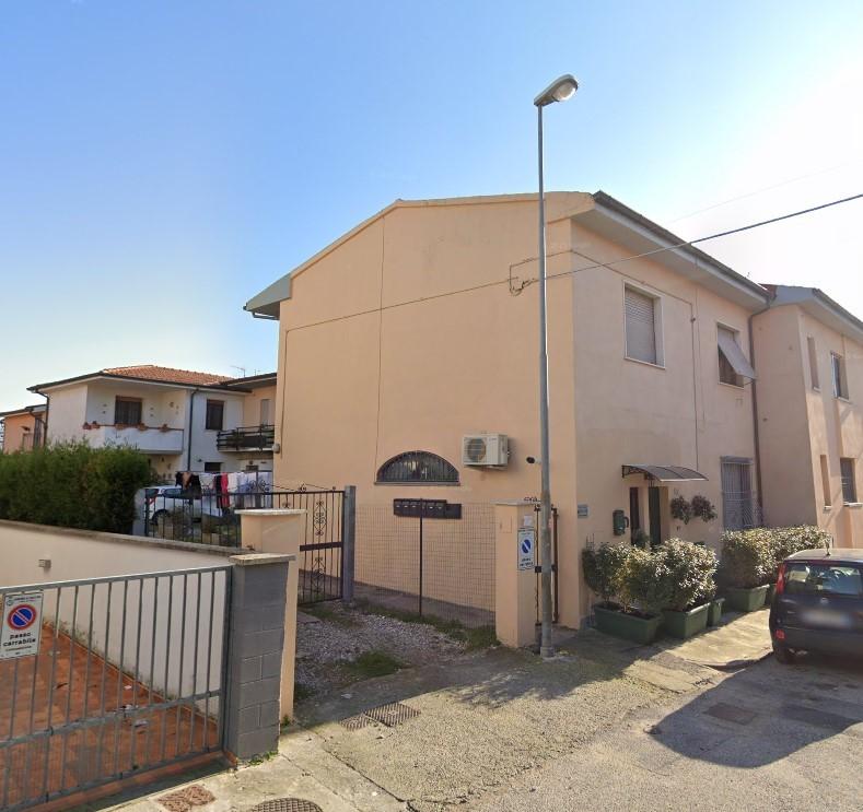 appartamento in vendita a Cascina in zona Marciana