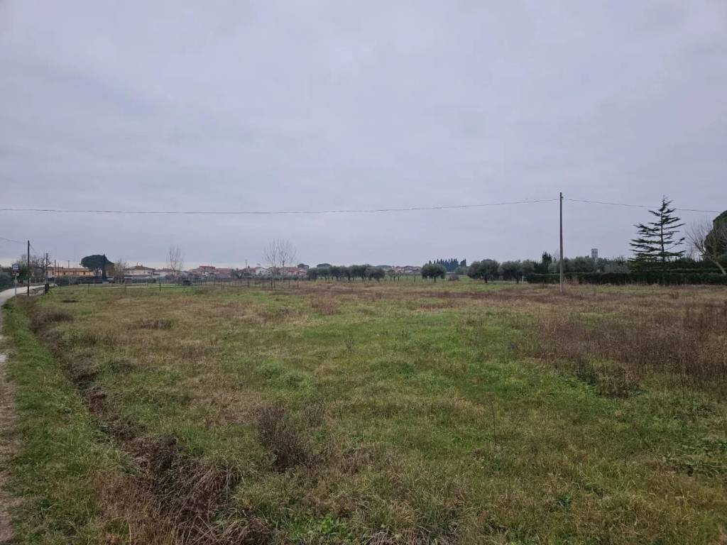 casale in vendita a Cascina in zona Navacchio