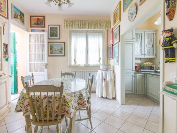 casa indipendente in vendita a Cascina